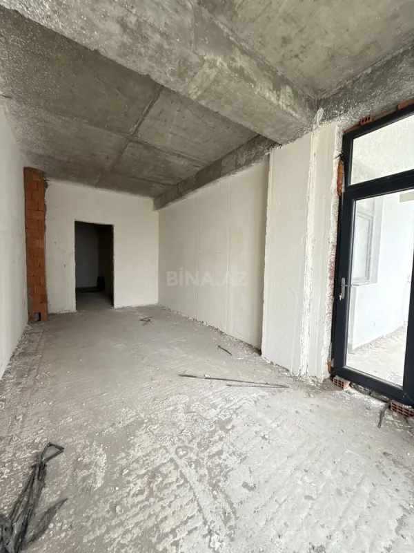 Satılır 3 otaqlı mənzil 121 m²