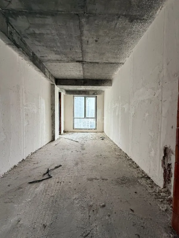 Satılır 3 otaqlı mənzil 121 m²