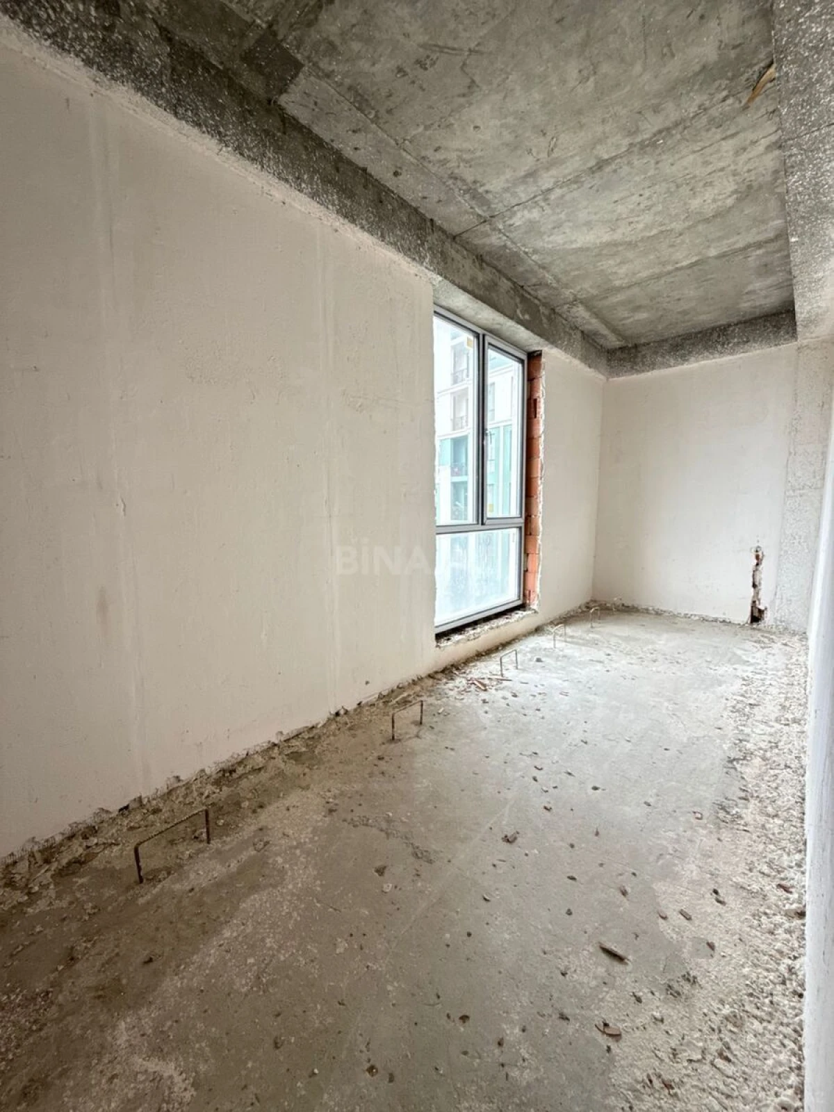 Satılır 3 otaqlı mənzil 121 m²