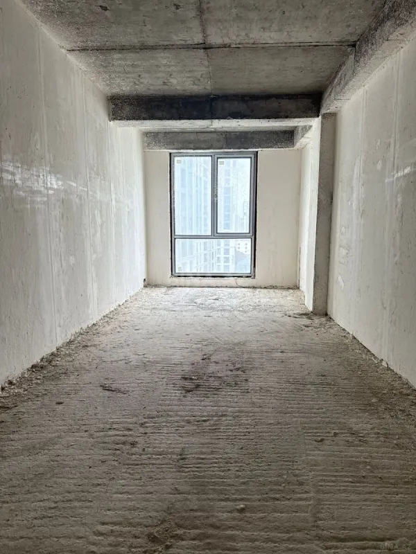 Satılır 3 otaqlı mənzil 121 m²