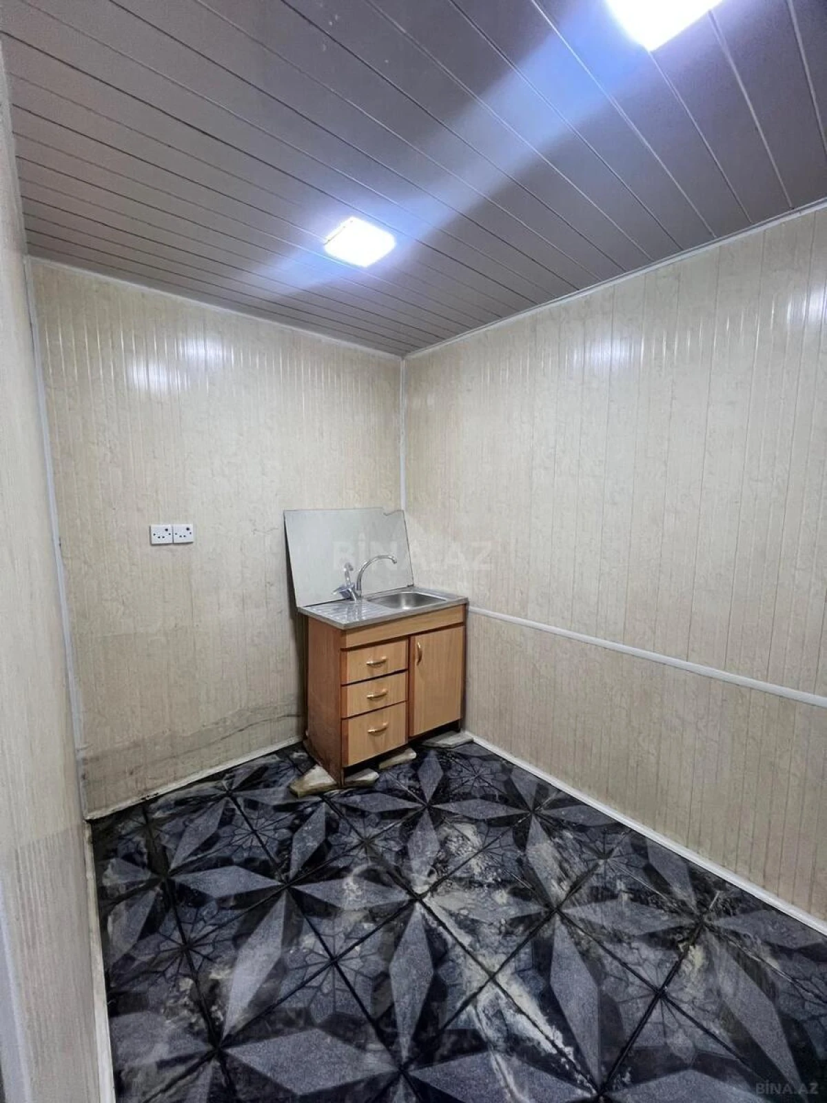 Kirayə verilir obyekt 81 m²