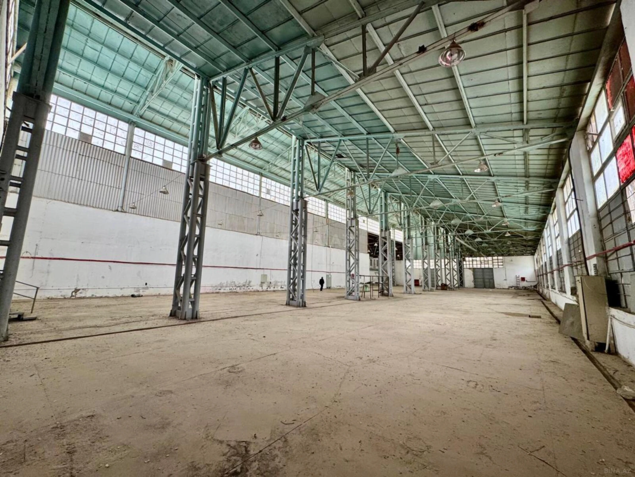 Kirayə verilir obyekt 1700 m²