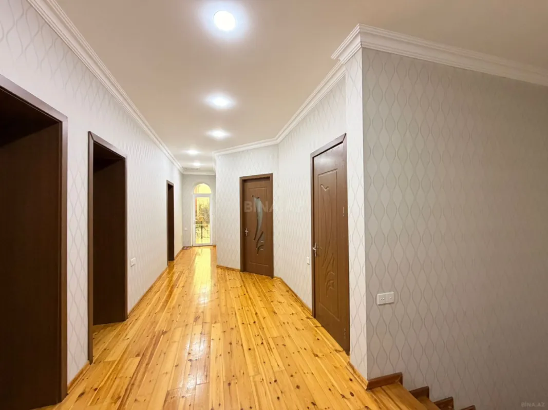Satılır 5 otaqlı həyət evi 300 m²