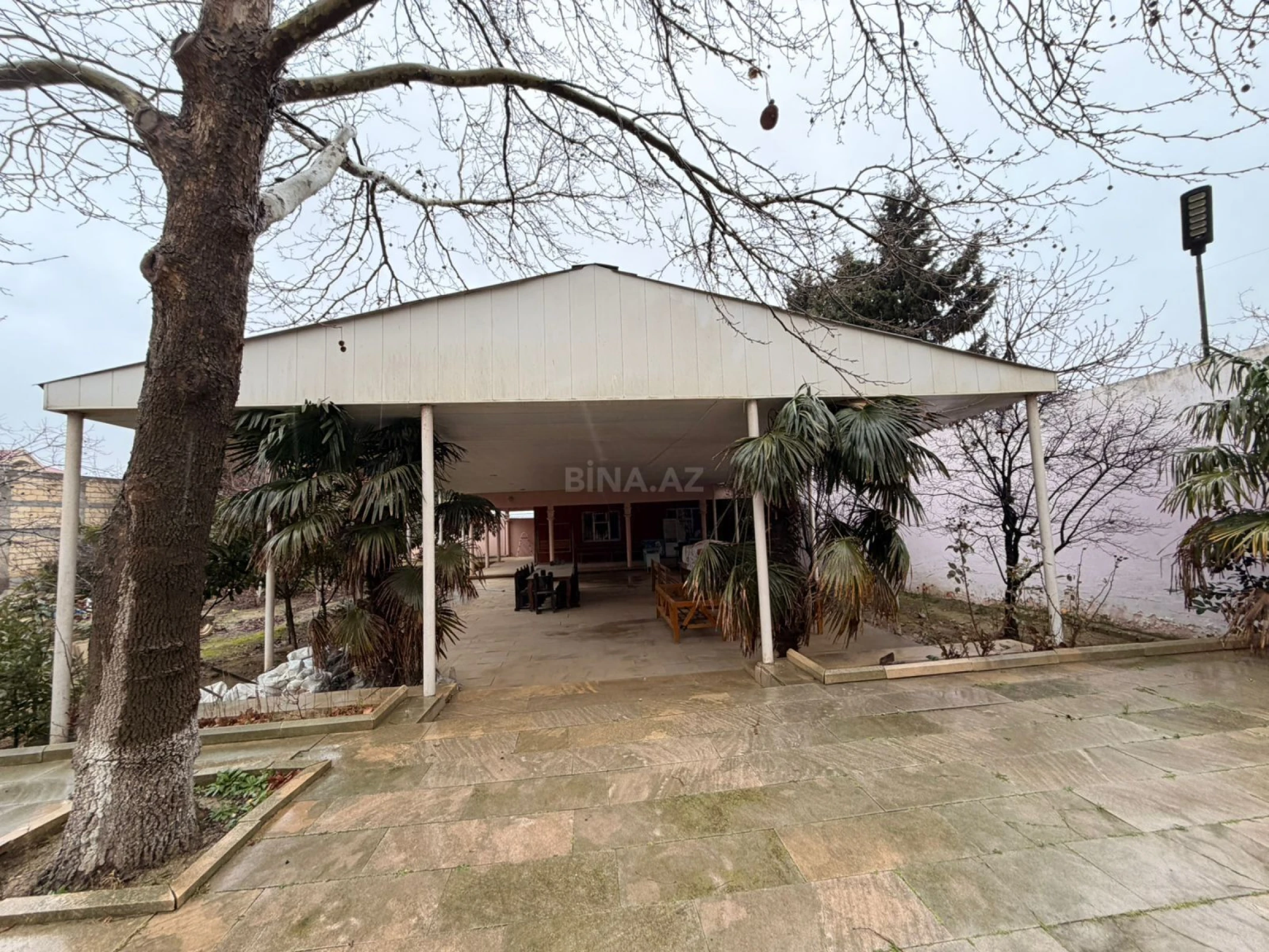 Satılır 5 otaqlı həyət evi 300 m²