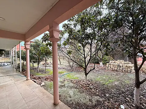 Satılır 5 otaqlı həyət evi 300 m²