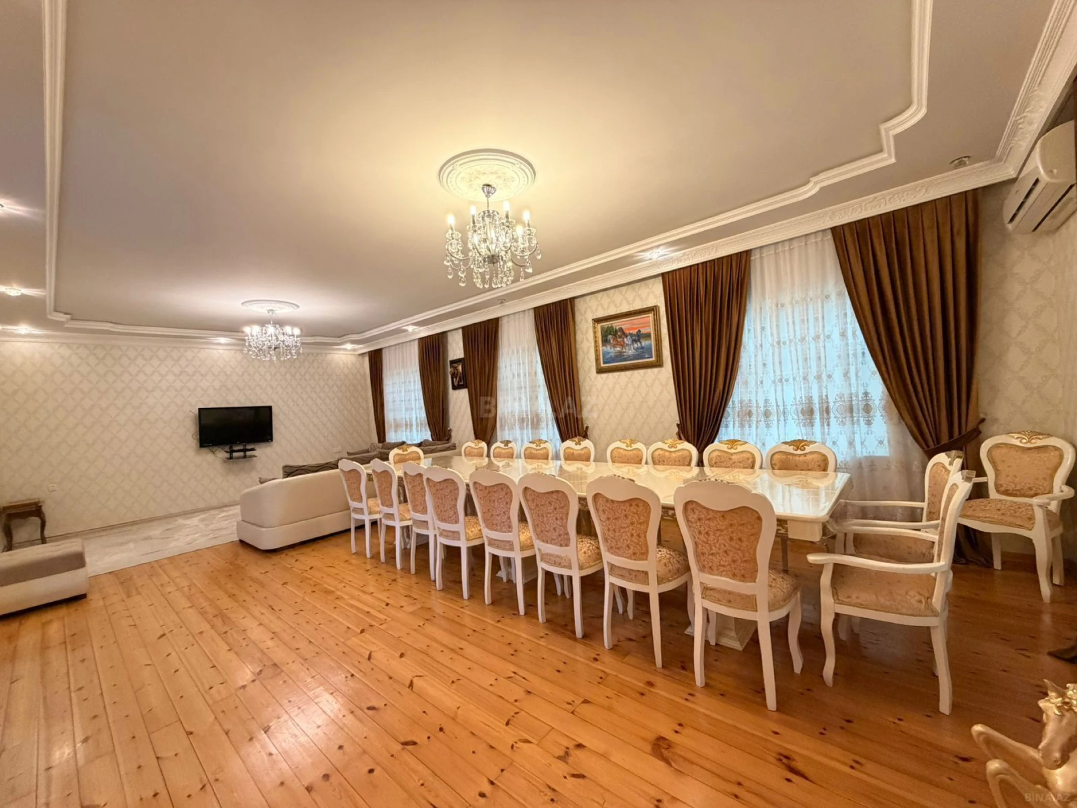 Satılır 5 otaqlı həyət evi 300 m²