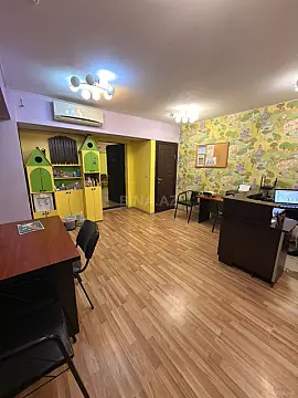 Satılır 4 otaqlı ofis 97 m²