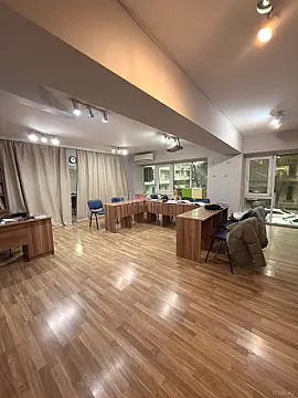 Satılır 4 otaqlı ofis 97 m²