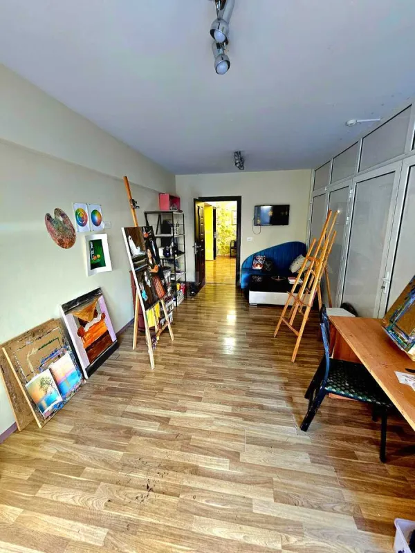 Satılır 4 otaqlı ofis 97 m²