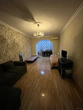 Kirayə verilir 2 otaqlı mənzil 70 m²
