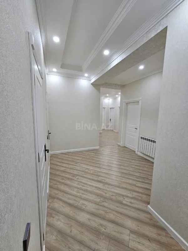 Satılır 3 otaqlı mənzil 129 m²
