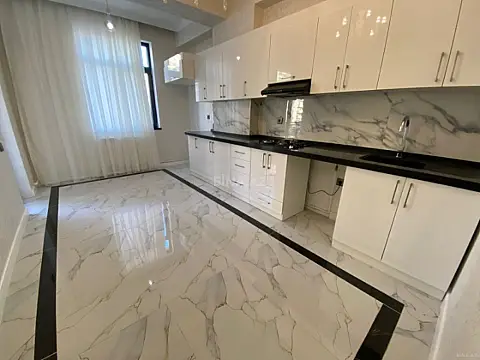 Satılır 3 otaqlı mənzil 129 m²