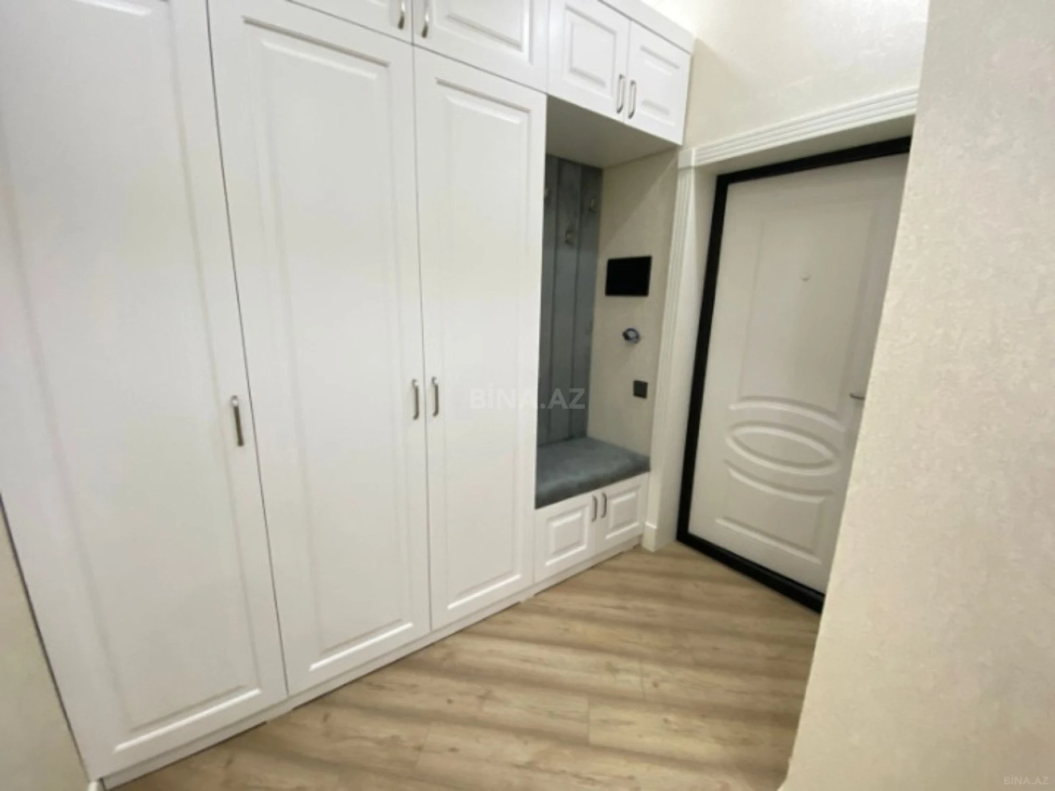 Satılır 3 otaqlı mənzil 129 m²