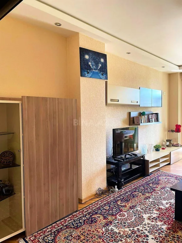 Kirayə verilir 2 otaqlı mənzil 100 m²