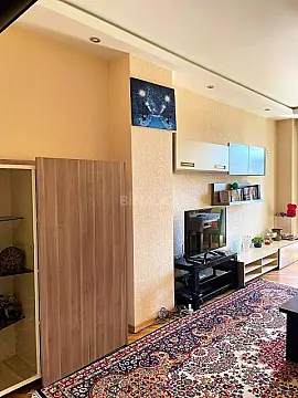 Kirayə verilir 2 otaqlı mənzil 100 m²