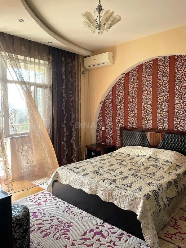 Kirayə verilir 2 otaqlı mənzil 100 m²