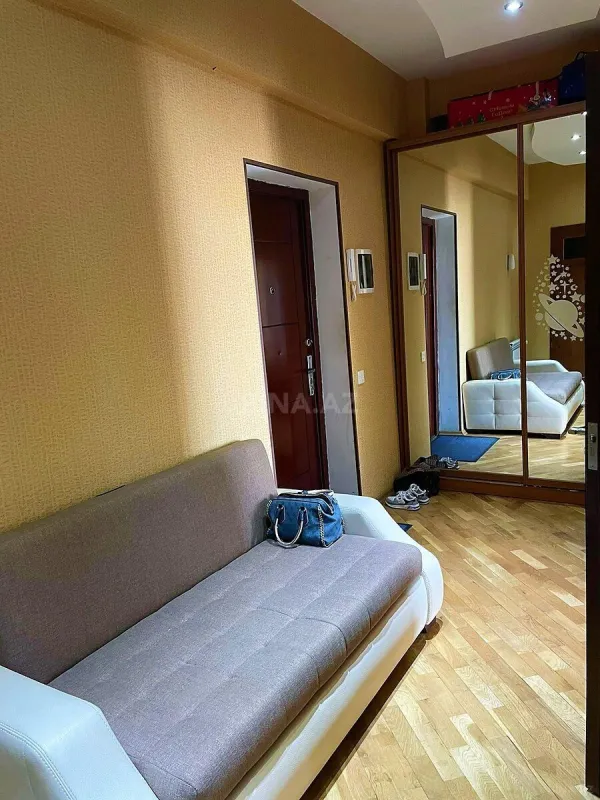 Kirayə verilir 2 otaqlı mənzil 100 m²