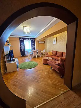 Satılır 4 otaqlı mənzil 170 m²