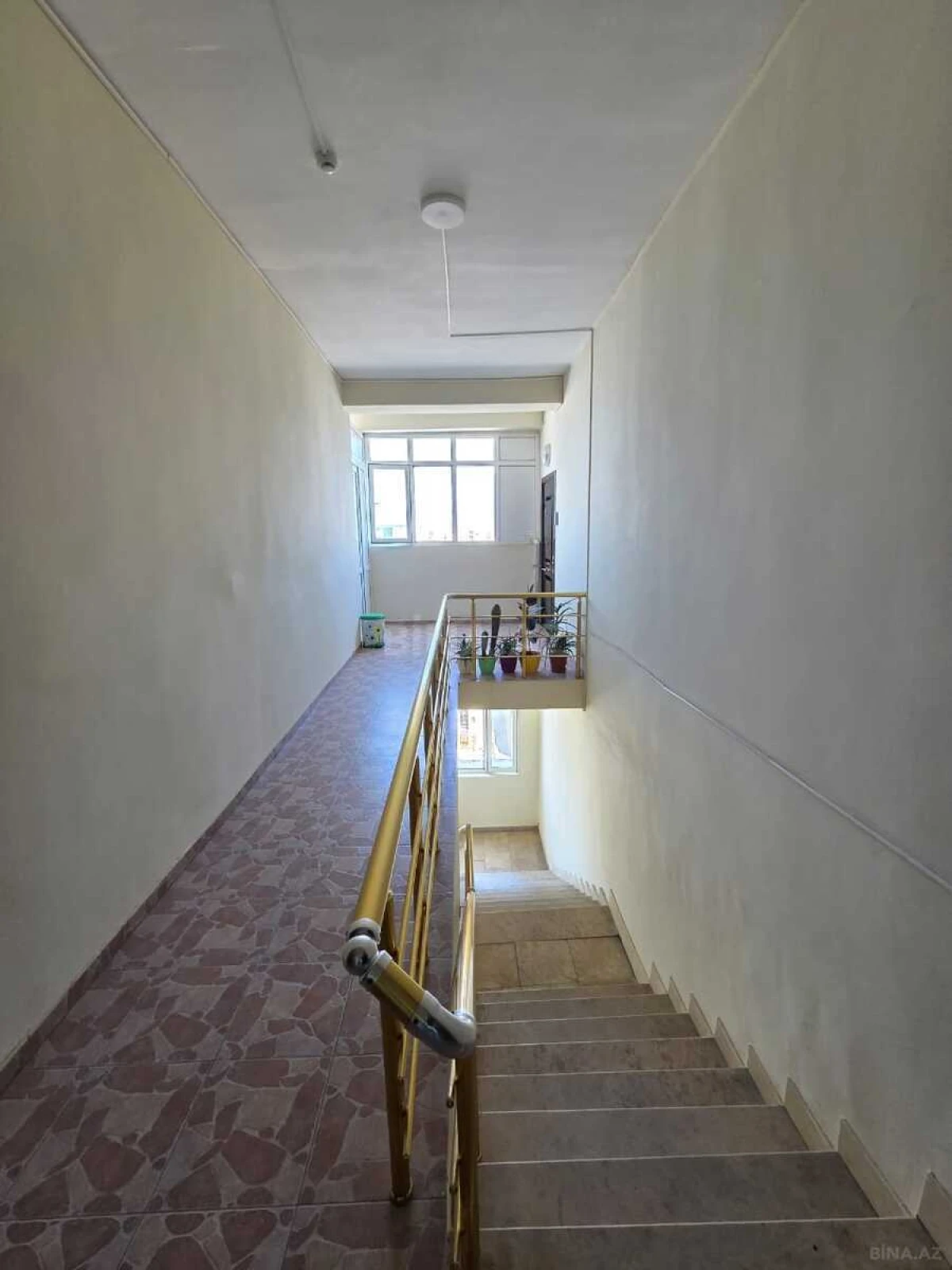Satılır 4 otaqlı mənzil 170 m²