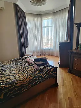 Satılır 3 otaqlı mənzil 117 m²