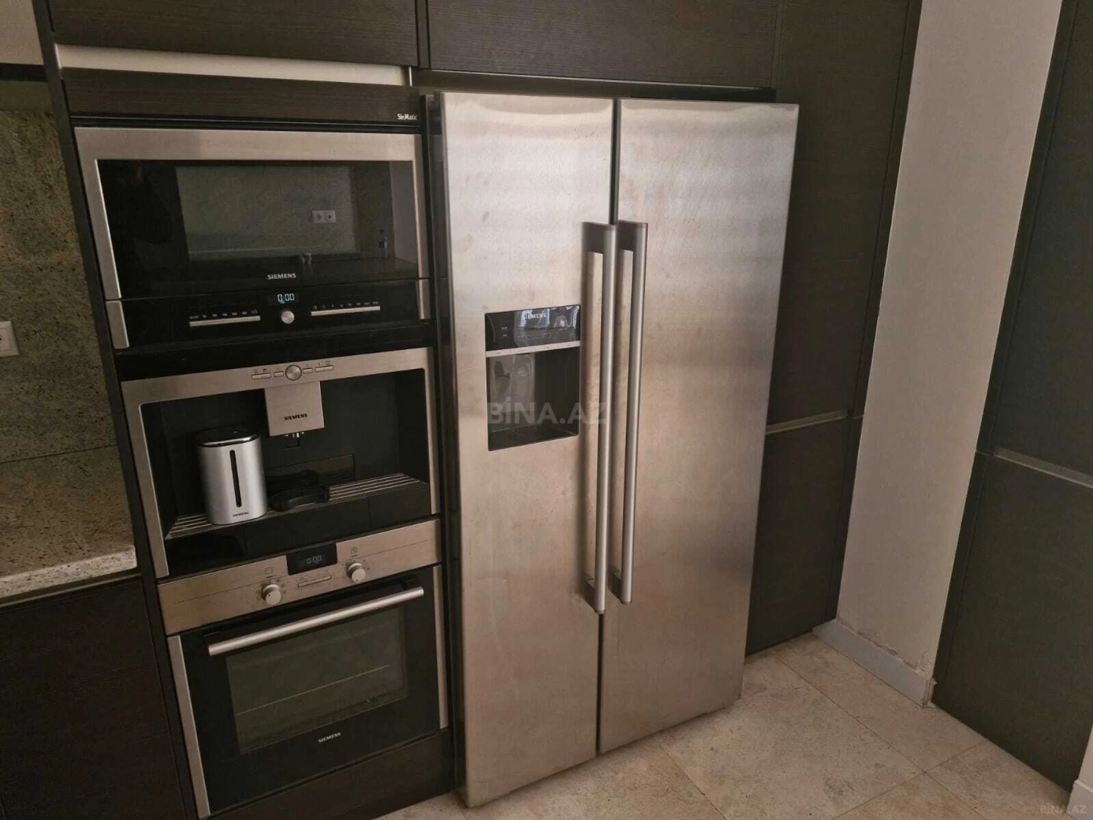 Satılır 5 otaqlı mənzil 750 m²