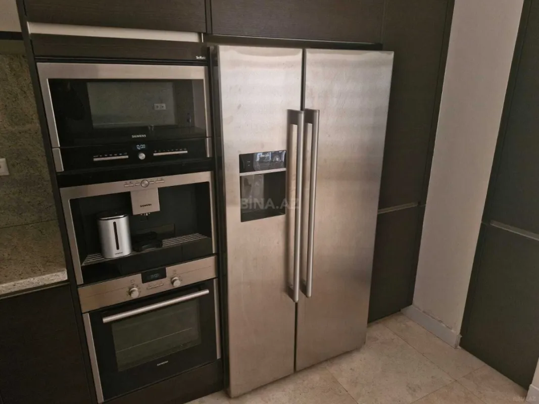 Satılır 5 otaqlı mənzil 750 m²