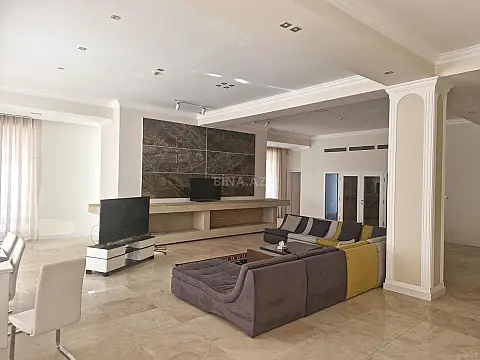 Satılır 5 otaqlı mənzil 750 m²