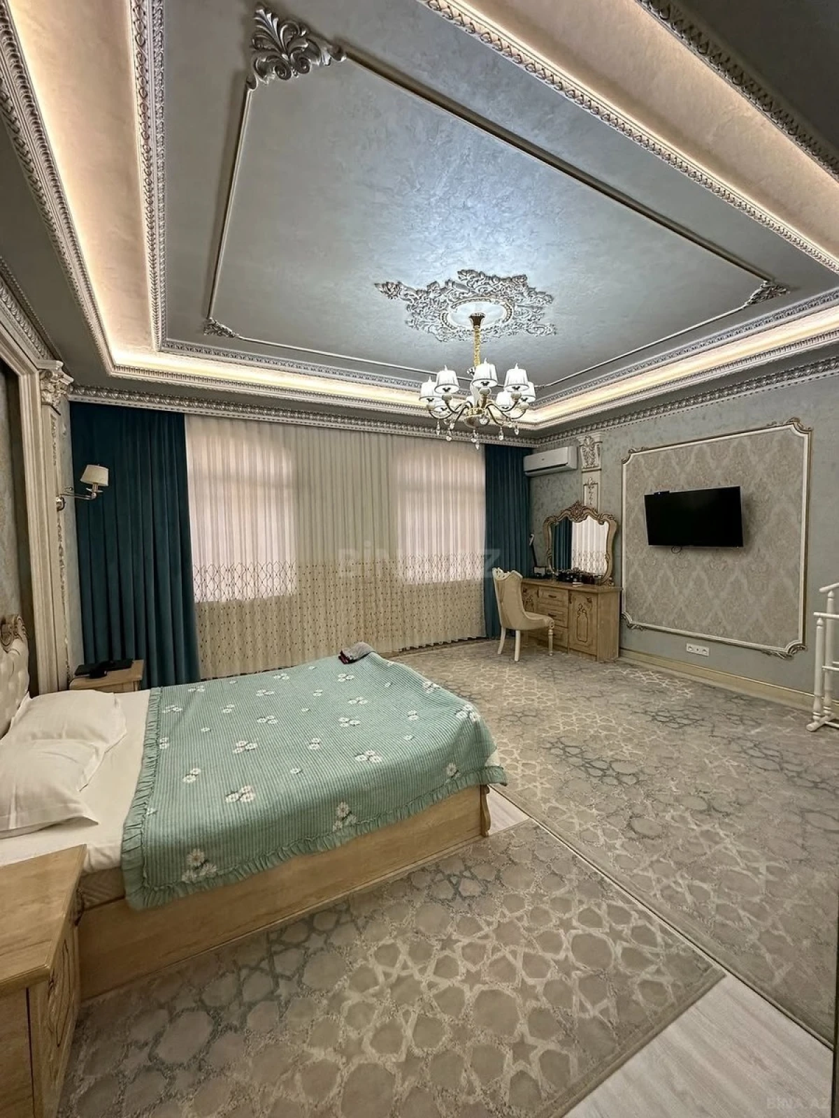 Kirayə verilir 6 otaqlı həyət evi 400 m²