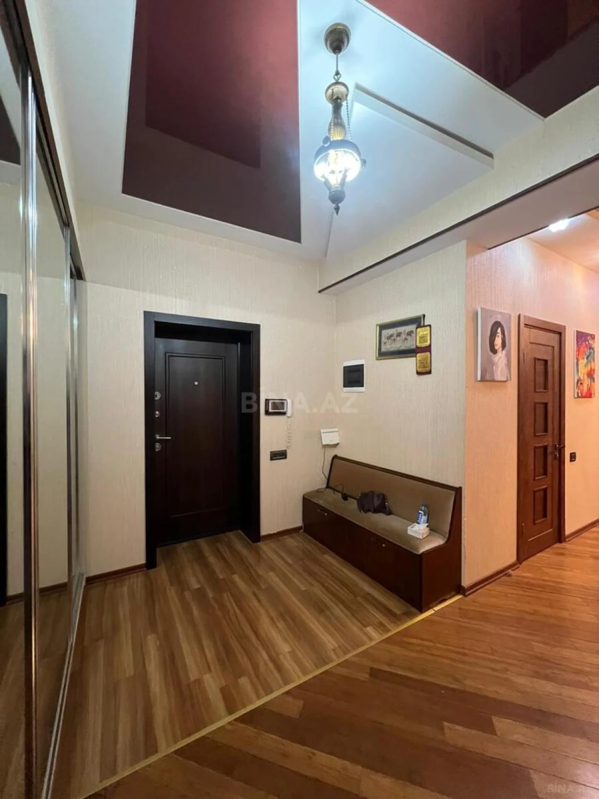 Satılır 4 otaqlı mənzil 200 m²