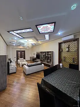 Satılır 4 otaqlı mənzil 200 m²