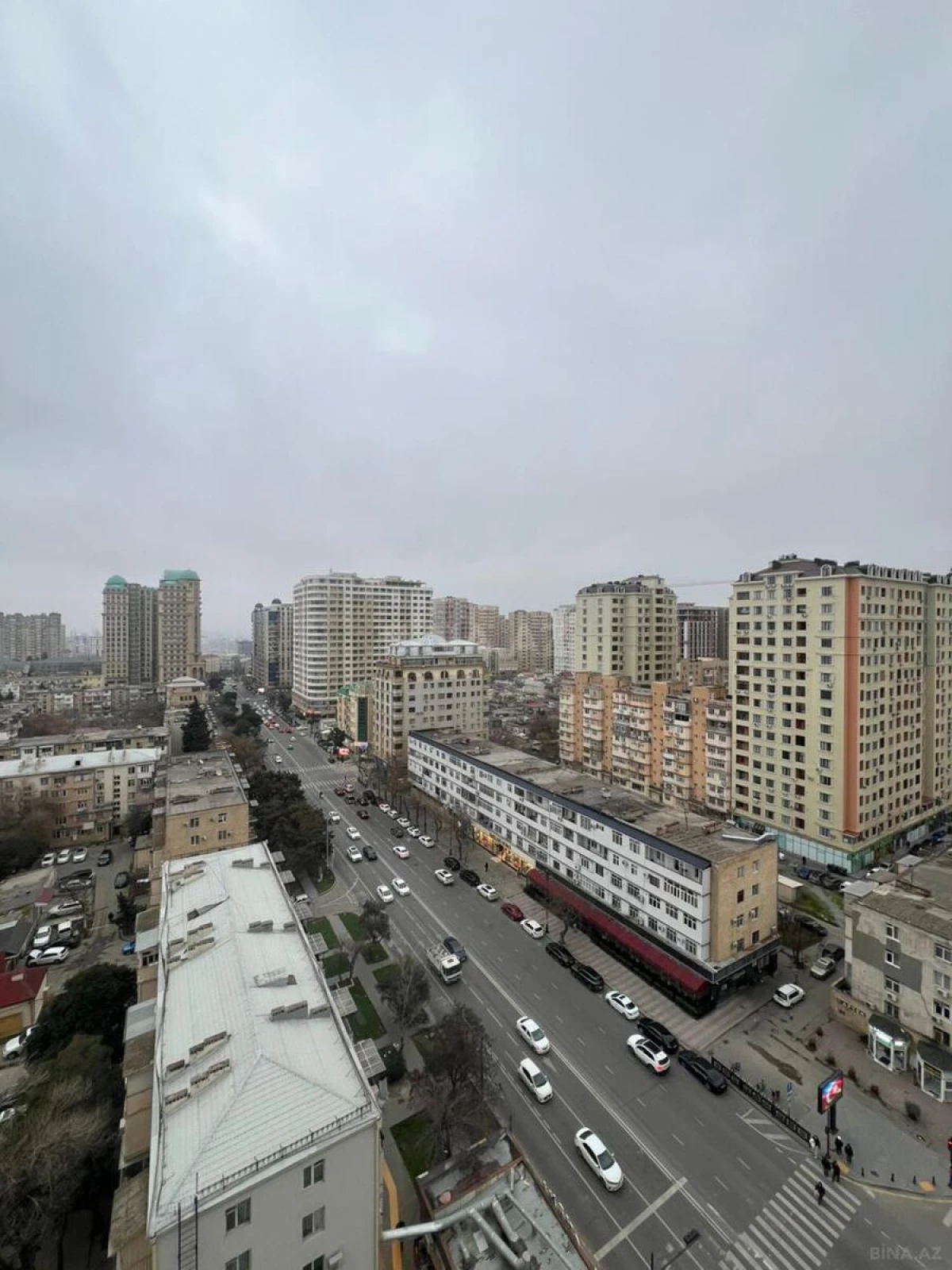 Satılır 4 otaqlı mənzil 200 m²