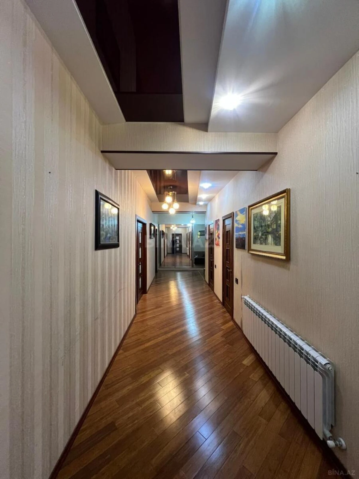 Satılır 4 otaqlı mənzil 200 m²