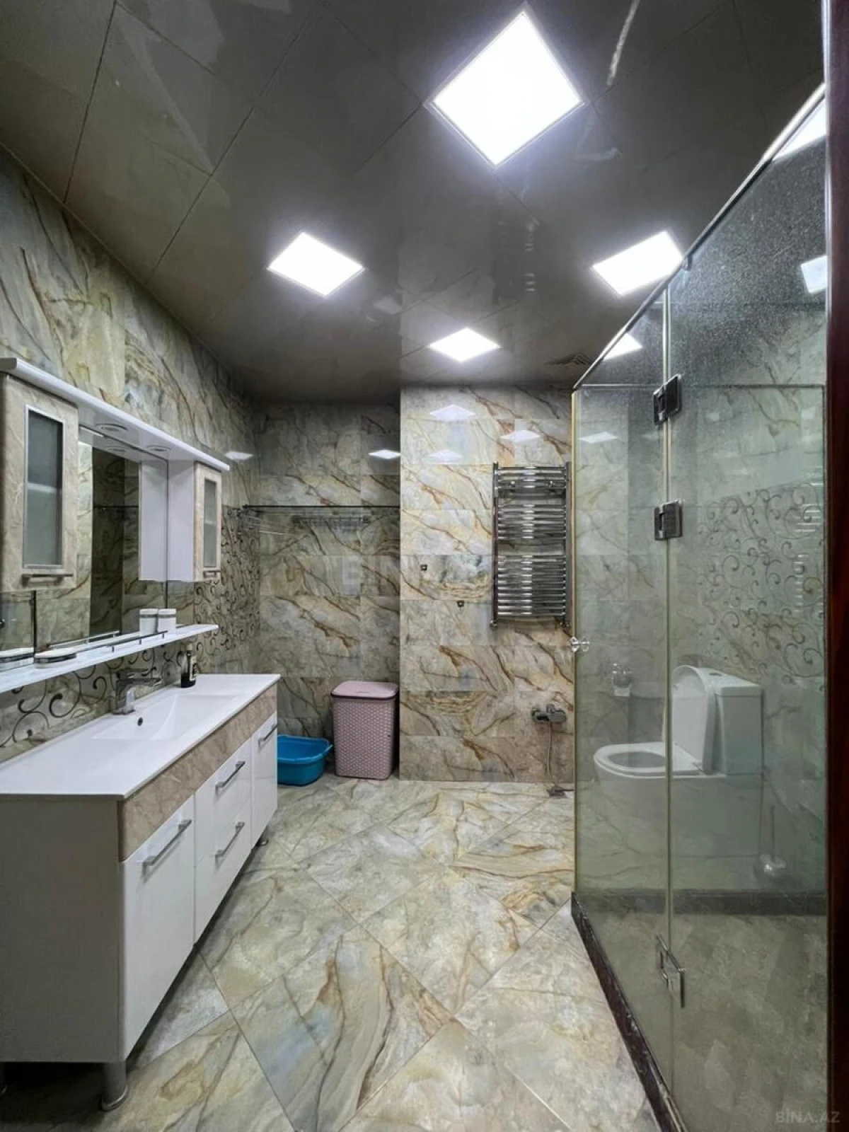 Satılır 4 otaqlı mənzil 200 m²