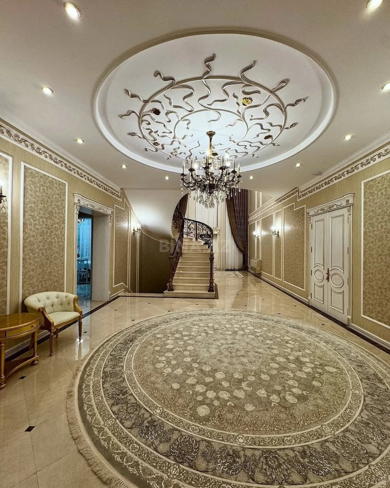 Kirayə verilir 5 otaqlı həyət evi 350 m²