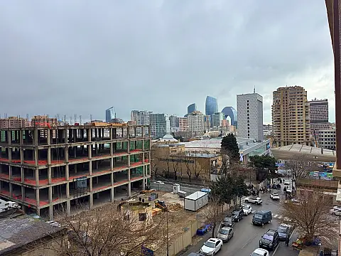 Satılır 2 otaqlı mənzil 88.2 m²