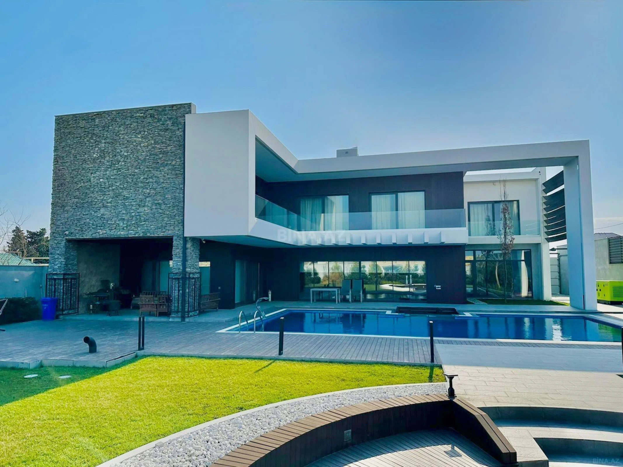 Kirayə verilir 5 otaqlı həyət evi 350 m²