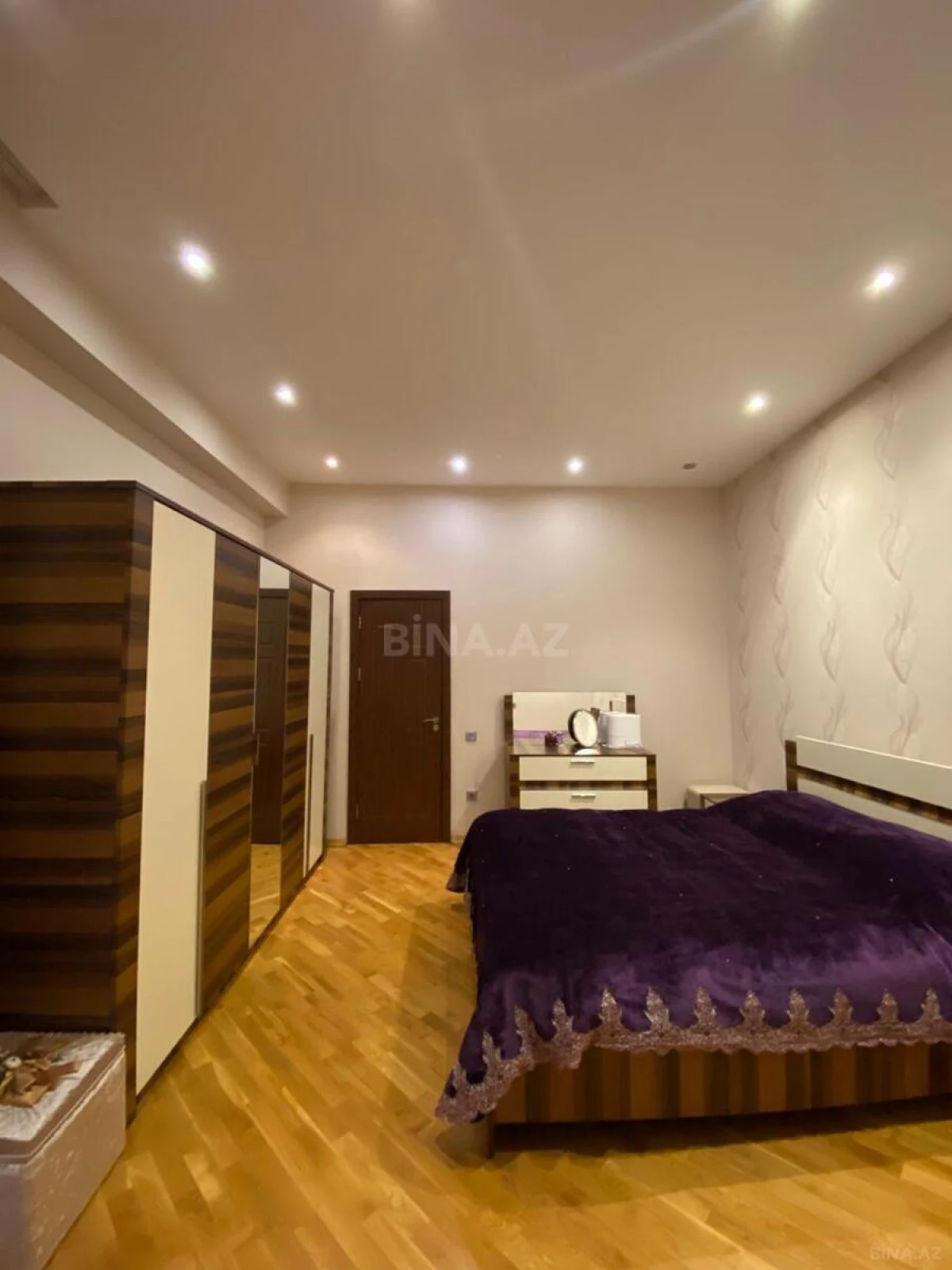 Kirayə verilir 3 otaqlı mənzil 120 m²