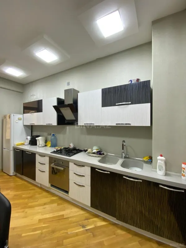 Kirayə verilir 3 otaqlı mənzil 120 m²