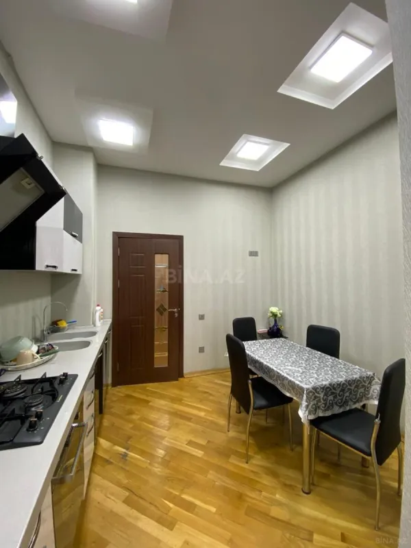 Kirayə verilir 3 otaqlı mənzil 120 m²