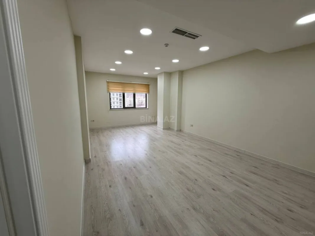 Kirayə verilir 3 otaqlı ofis 112 m²