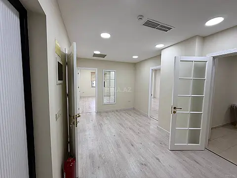 Kirayə verilir 3 otaqlı ofis 112 m²