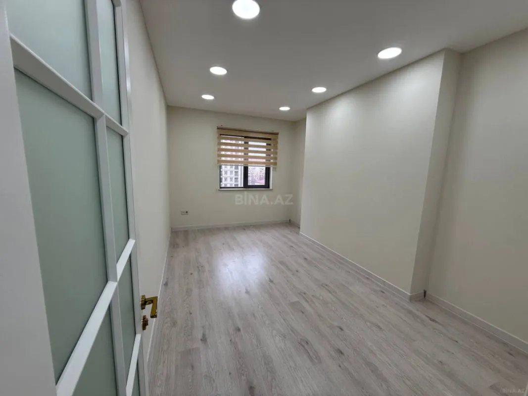 Kirayə verilir 3 otaqlı ofis 112 m²