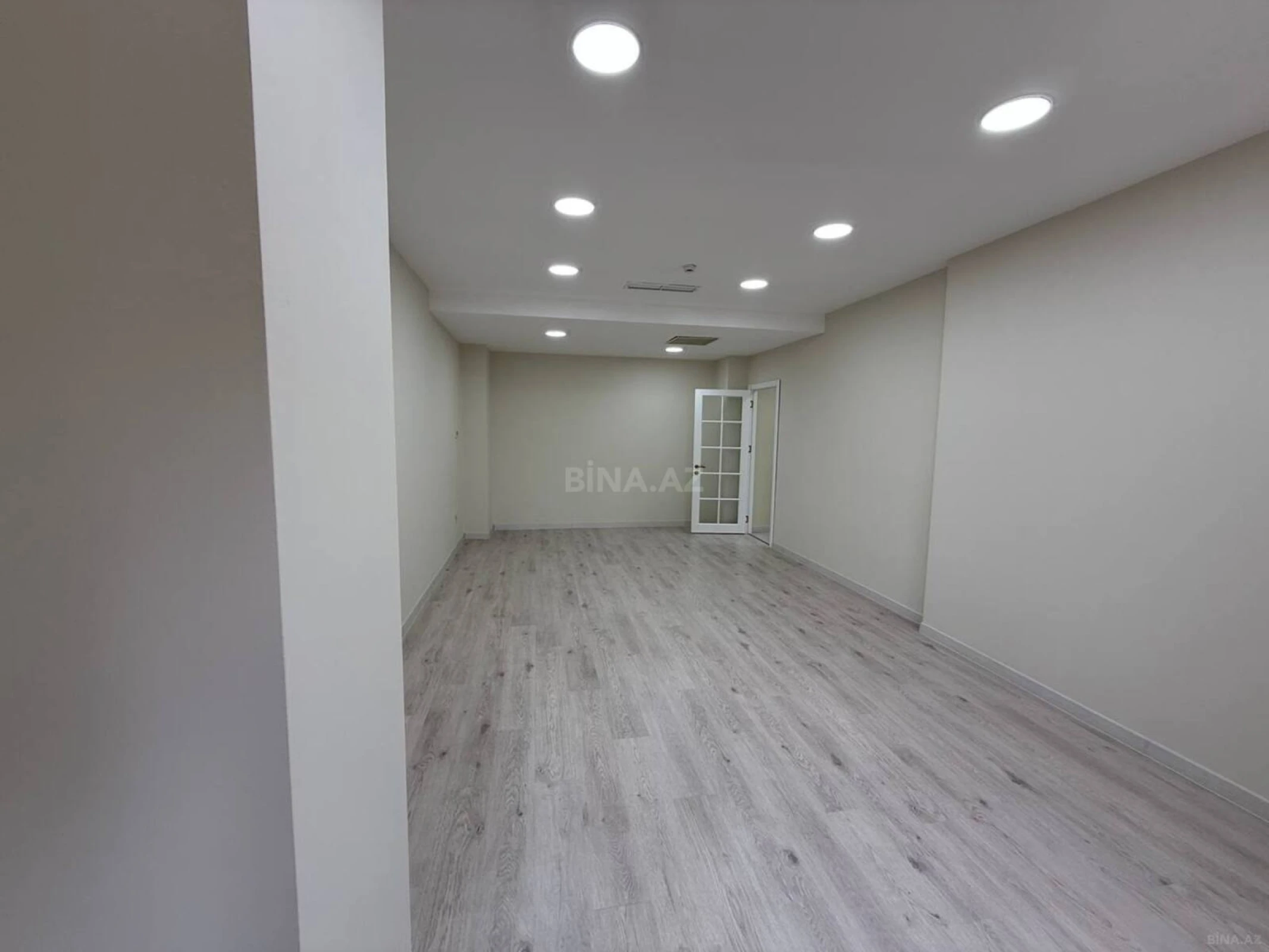 Kirayə verilir 3 otaqlı ofis 112 m²