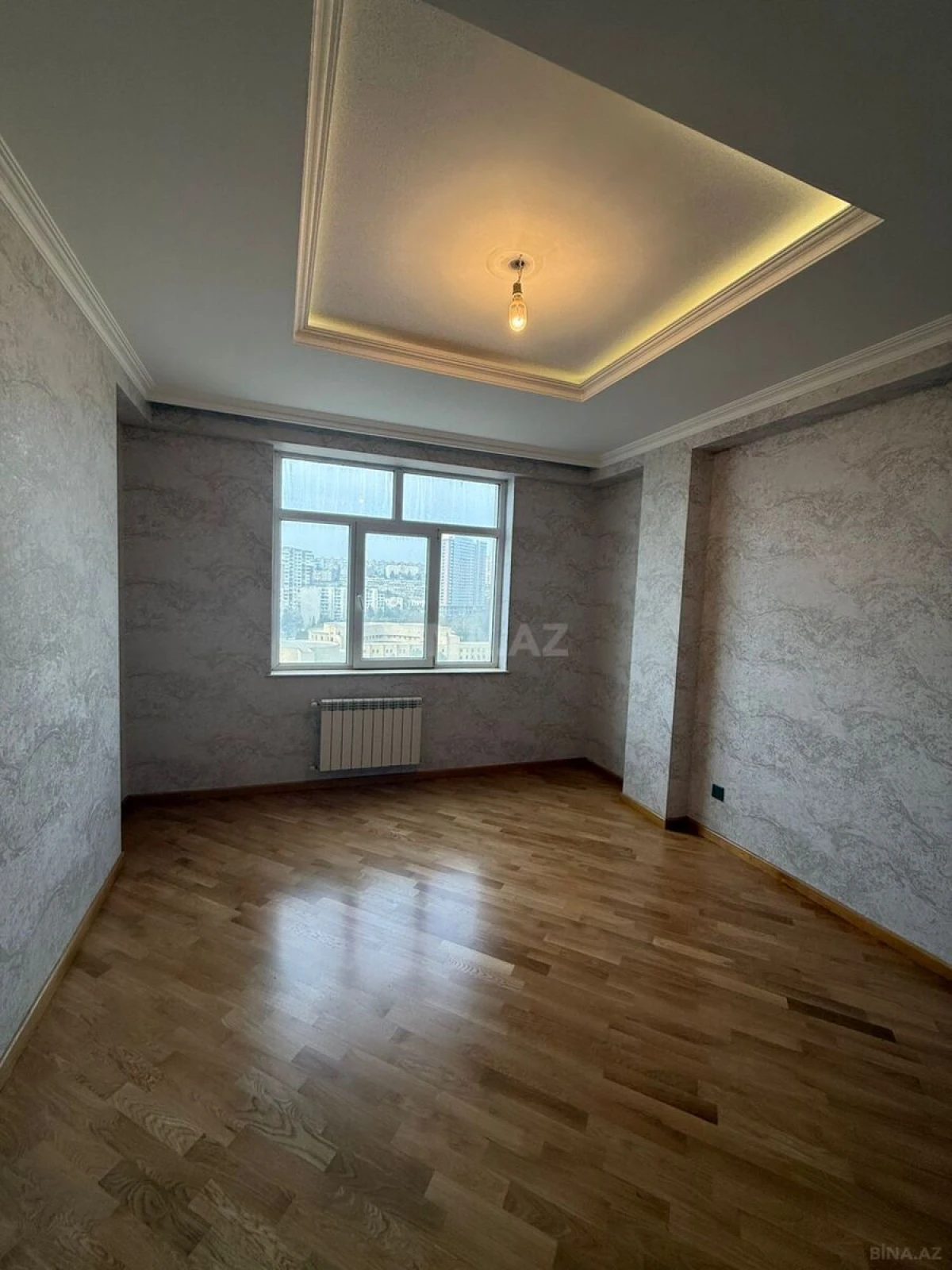 Satılır 3 otaqlı mənzil 150 m²