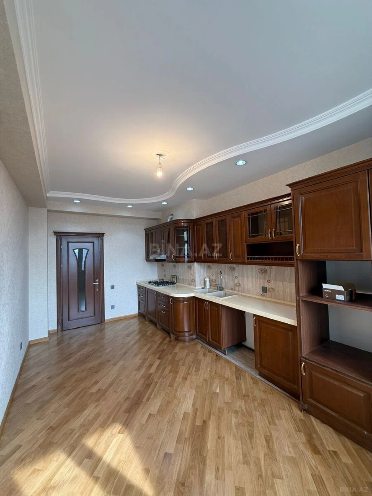 Satılır 3 otaqlı mənzil 150 m²