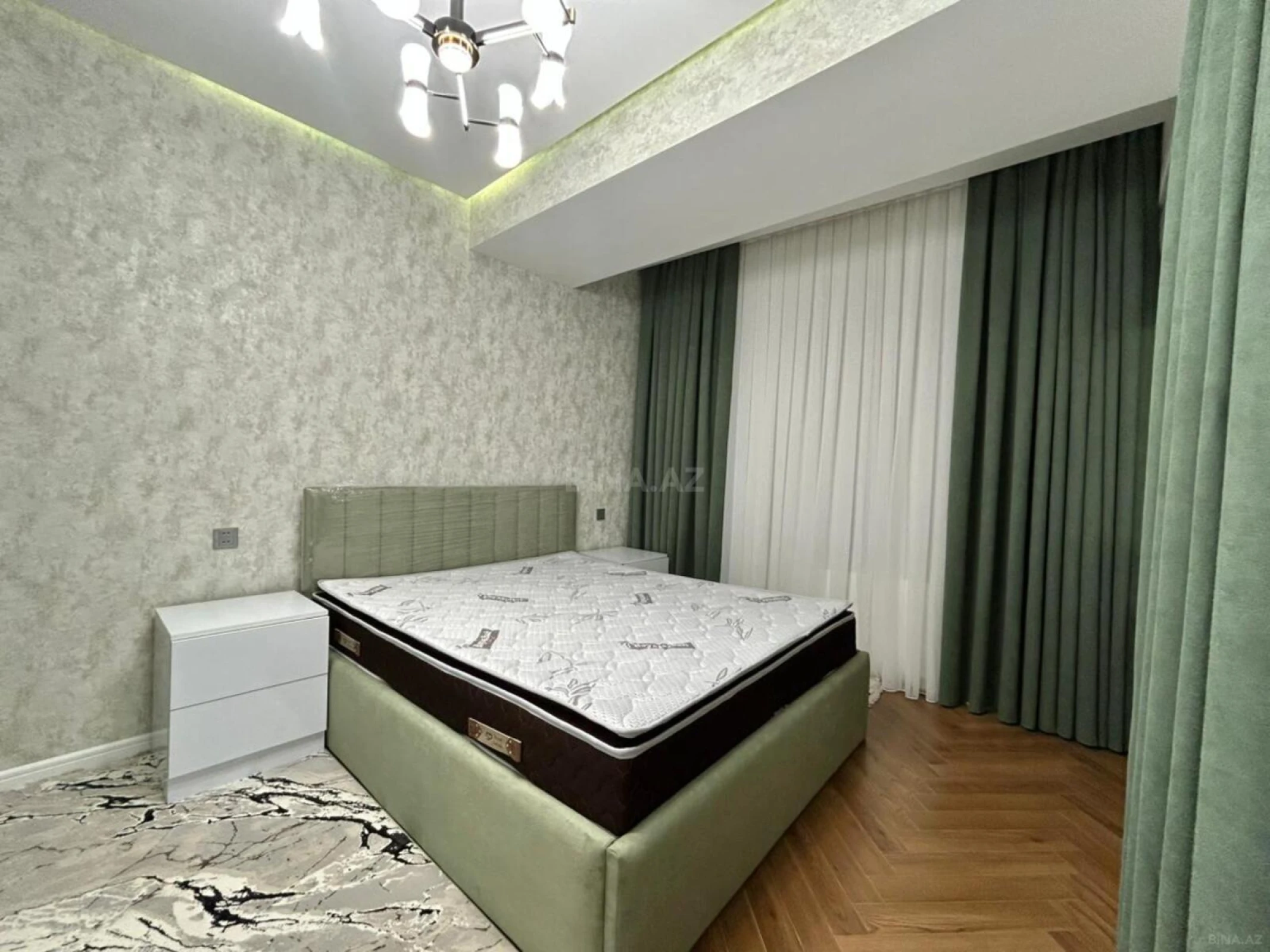 Kirayə verilir 2 otaqlı mənzil 75 m²