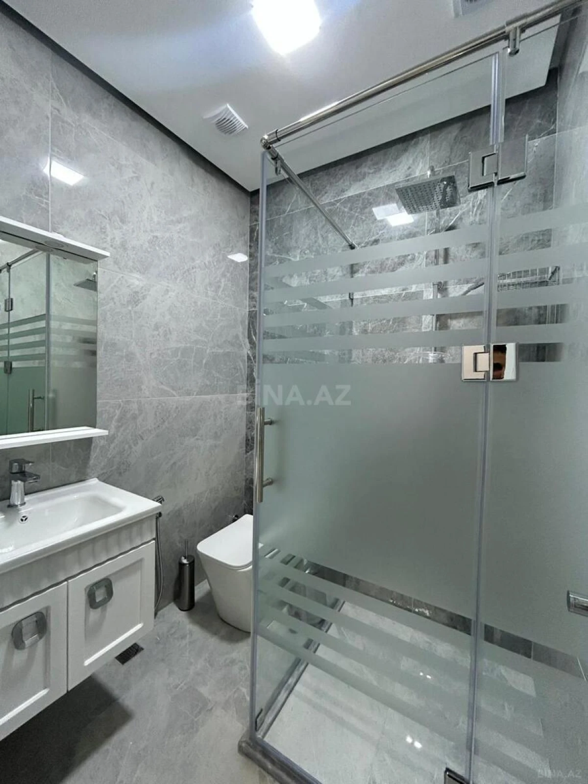 Kirayə verilir 2 otaqlı mənzil 75 m²