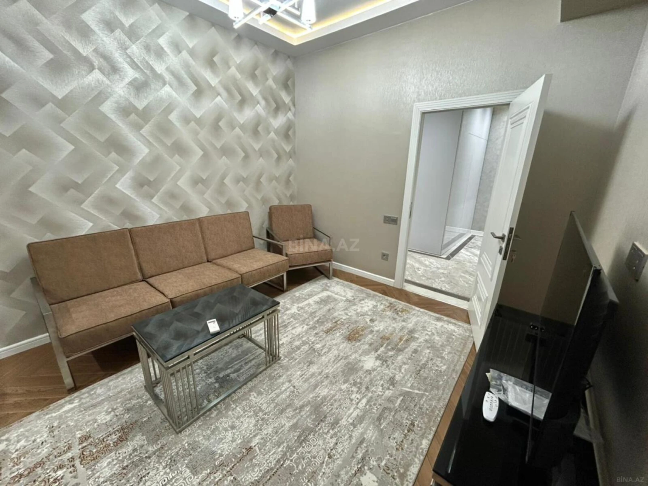 Kirayə verilir 2 otaqlı mənzil 75 m²
