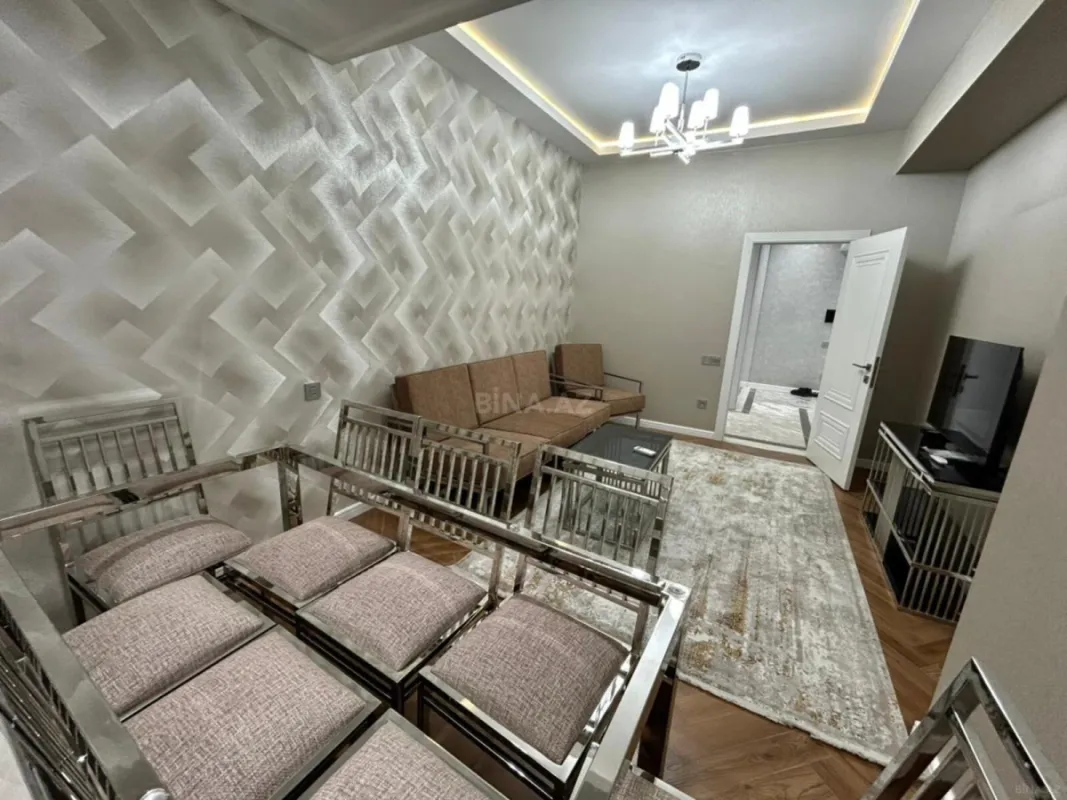 Kirayə verilir 2 otaqlı mənzil 75 m²