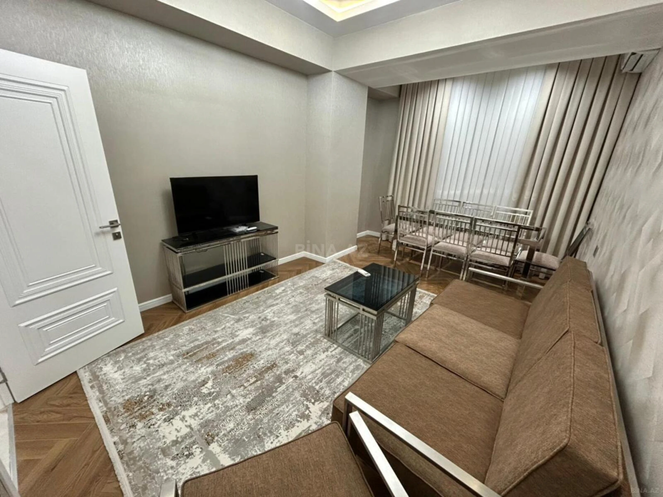 Kirayə verilir 2 otaqlı mənzil 75 m²